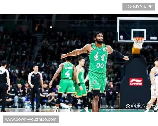 狂热在克拉克仅出战13场情况下仍进入半决赛第五场 狂热在克拉克仅出战13场情况下仍进入半决赛第五场